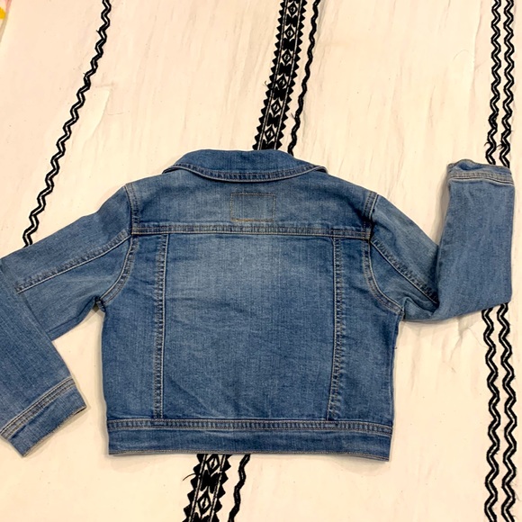OSHKOSH genuine kids. Girls Jean jacket. Size.5T - Picture 3 of 3